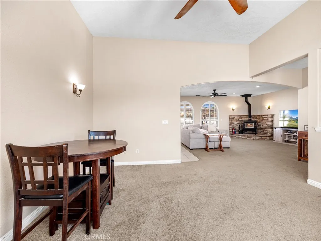 7925 Anaconda, Oak Hills, California 92344 home-pic-20